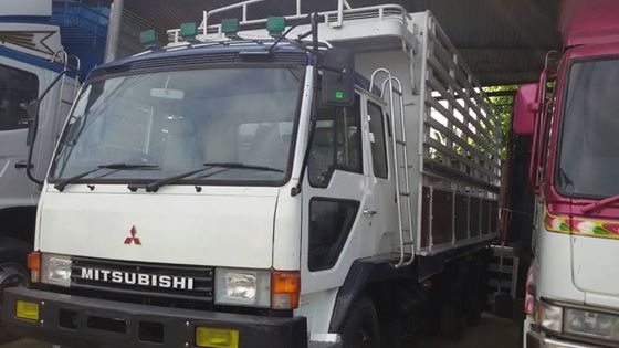 10ล้อ หลงFn215 เครื่อง 195 แรง เพลา บุ๋ม กระบะคอกไม้ ยาว 6 เมตร ไม่ดัมพ์ เพลาเดียวคับ