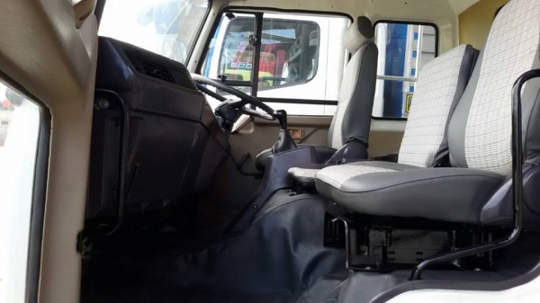 10ล้อ หลงFn215 เครื่อง 195 แรง เพลา บุ๋ม กระบะคอกไม้ ยาว 6 เมตร ไม่ดัมพ์ เพลาเดียวคับ