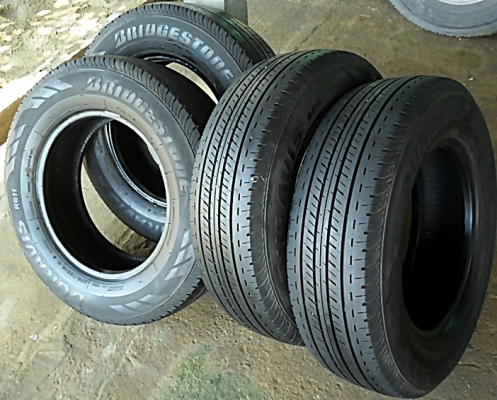 ยางกระบะขอบ15  บริดสโตน205-70-R15ลงพื้นปี15 (4เส้น4,800บ)