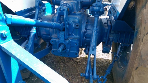 รถไถ 6610 เสื้อ T3 เกียร D5nn เฟืองท้ายไม่มีกรอง เครื่องฟิตใหม่ สีเพิ่งทำ มีทะเบียน