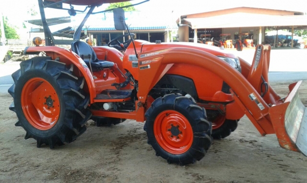 รถไถคูโบต้าL4708 มีไบมีดตราช้าง1อันสวยๆเดิมๆ พร้อมไช้งาน ขายใน ราคา398000บาท รถอยู่วังบัว คลองขลุง กำแพงเพชร สนใจสอบุถามได้ที่081 3655997 อำพร พาเจริญ ราคาต่อรองได้อีกนะครับ รถไถคูโบต้าL4708 มีไบมีดตราช้าง1อันสวยๆเดิมๆ พร้อมไช้งาน ขายใน ราคา398000บาท รถอยู่วังบัว คลองขลุง กำแพงเพชร สนใจสอบุถามได้ที่081 3655997 อำพร พาเจริญ ราคาต่อรองได้อีกนะครับ