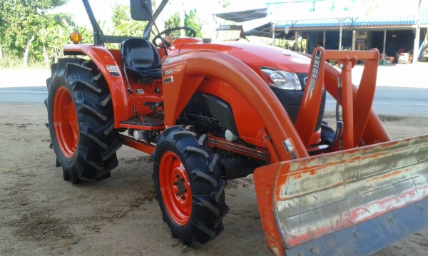 รถไถคูโบต้าL4708 มีไบมีดตราช้าง1อันสวยๆเดิมๆ พร้อมไช้งาน  ขายใน  ราคา398000บาท รถอยู่วังบัว คลองขลุง กำแพงเพชร    สนใจสอบุถามได้ที่081 3655997 อำพร  พาเจริญ  ราคาต่อรองได้อีกนะครับ