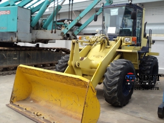 ขายKomatsu WA100-1 เก่านอกสภาพดี สนใจติดต่อ 098-246-3778 , 089-062-8275 น๊อคครับ