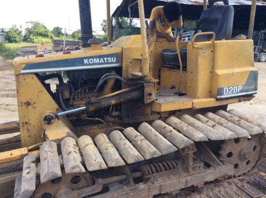 รถแทร็กเตอร์ KOMATSU D20P-6 ตีนเป็ด ใบมีดปรับได้ 5 ระดับ