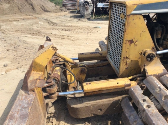 รถแทร็กเตอร์ KOMATSU D20P-6 ตีนเป็ด ใบมีดปรับได้ 5 ระดับ