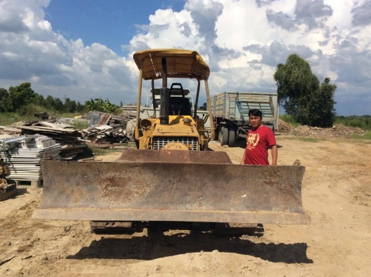 รถแทร็กเตอร์ KOMATSU D20P-6 ตีนเป็ด ใบมีดปรับได้ 5 ระดับ