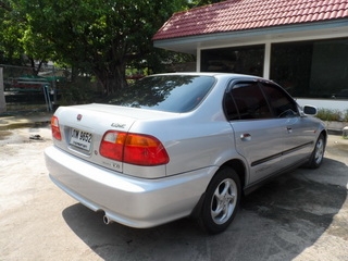HONDA CIVIC 1.6 AUTO ปี 2000 พร้อมติดแก๊ส LPG พร้อมใช้ จัดไฟแนนซ์ได้ T.086-527-9533