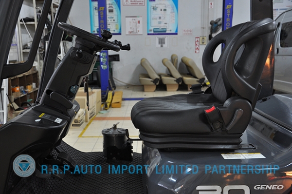 ขายรถโฟล์คลิฟท์มือสอง TOYOTA รุ่น 8FG30-11283 ราคา 435,000 บาท นำเข้าจากประเทศญี่ปุ่น 100\% ไม่เคยใช้งานในไทย