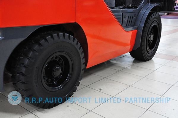 ขายรถโฟล์คลิฟท์มือสอง TOYOTA รุ่น 8FG30-11283 ราคา 435,000 บาท นำเข้าจากประเทศญี่ปุ่น 100\% ไม่เคยใช้งานในไทย