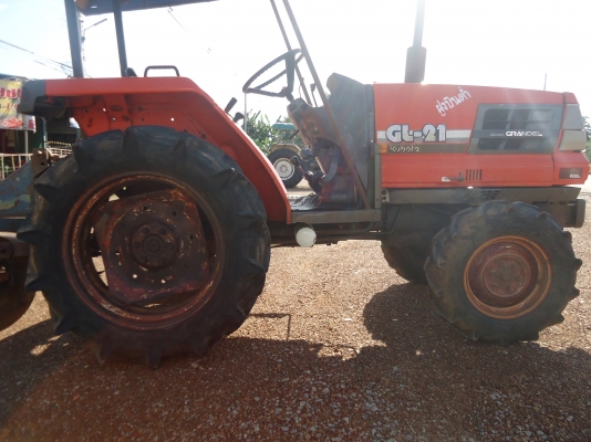 ขายรถไถนั่งขับ คูโบต้า GL-21 โฟวิล 4X4  28 แรง พร้อมใช้งาน