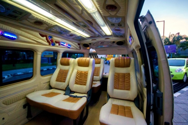 ขาย/เทิร์น รถตู้ Toyota hiace D4D หลังคาสูง ปี 2006 ** 670,000 บาท