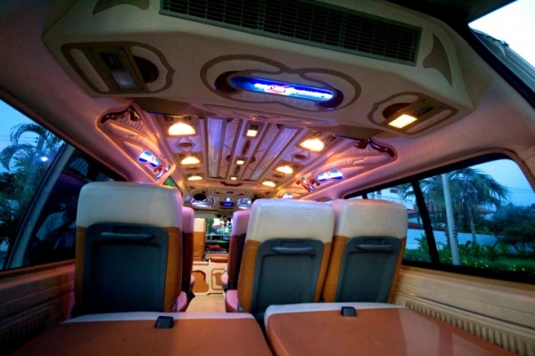 ขาย/เทิร์น รถตู้ Toyota D4D ปี 2006 Vip เต็ม ขาย/เทิร์น รถตู้ Toyota D4D ปี 2006 Vip เต็ม