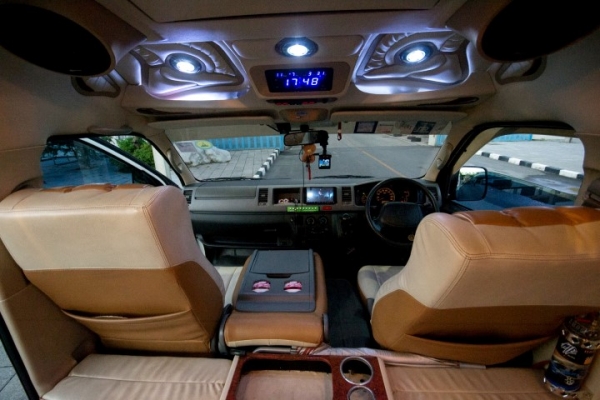 ขาย/เทิร์น รถตู้ Toyota D4D ปี 2006 Vip เต็ม ขาย/เทิร์น รถตู้ Toyota D4D ปี 2006 Vip เต็ม