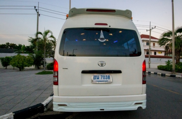 ขาย/เทิร์น รถตู้ Toyota D4D ปี 2006 Vip เต็ม ขาย/เทิร์น รถตู้ Toyota D4D ปี 2006 Vip เต็ม