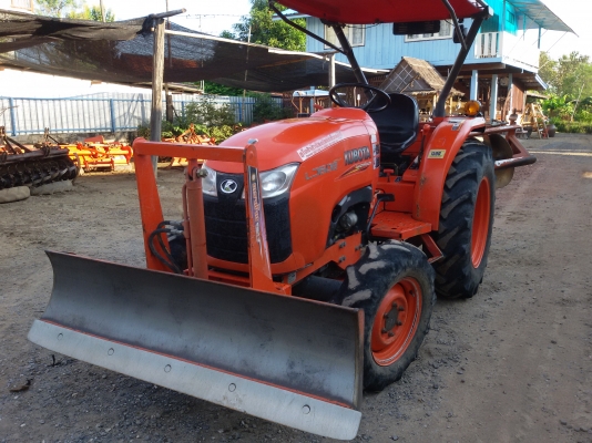 ปัญญาแทรคเตอร์..จัดมาให้ครับ ด่วน!!!คูโบต้า L3608 พร้อมใบมีดคานล่าง พร้อมผาน6 ตราช้าง22&times;6รถไร่สีเดิมๆ