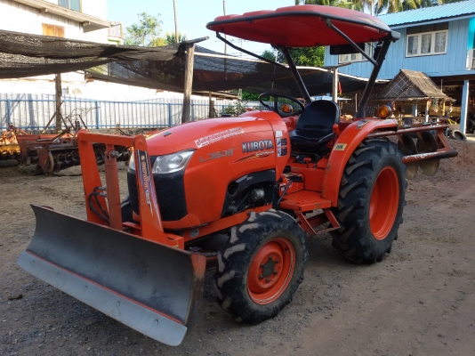 ปัญญาแทรคเตอร์..จัดมาให้ครับ ด่วน!!!คูโบต้า L3608 พร้อมใบมีดคานล่าง พร้อมผาน6 ตราช้าง22&times;6รถไร่สีเดิมๆ