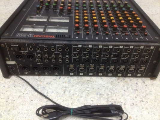 MIXER TASCAM M 208 ของเก่าญี่ปุ่นเเท้สภาพดีใช้ไฟ100V