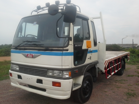 HINOไฮเท็ค 195แรง ยาว 6 ม.ยางดีทั้งหมด 6เส้น เครื่องดี ครัทซีสวย ขาย 430,000 บาท ศุภากร 081-1903107 , 081-4252943)