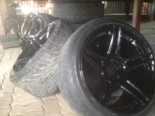 ขายด่วนครับแม็กพร้อมยางขอบ18ไม่มีซ่อม