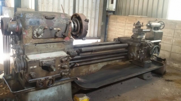 เครื่องกลึง8ฟุตขายด่วน