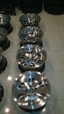 ขายล้อ15*8.5 5/114 2 ชุดครับ