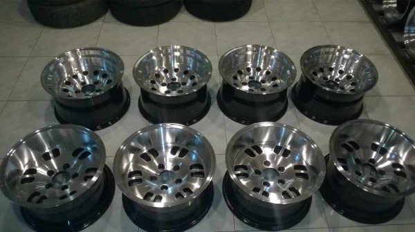 ขายล้อ15*8.5 5/114 2 ชุดครับ