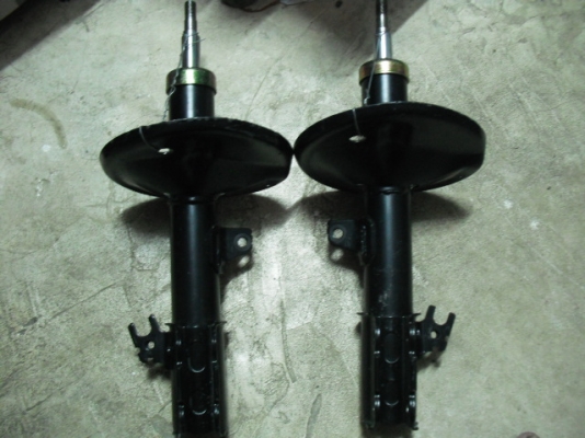 ขายโชคกาเบี้ยวคู่หน้า1คู่ใส่โตโยต้าครับ