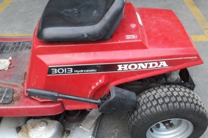 ขาย รถตัดหญ้านั่งขับ Honda 3013 2ใบตัด สภาพดีพร้อมใช้งาน เก่าญี่ปุ่น ราคา 52,000