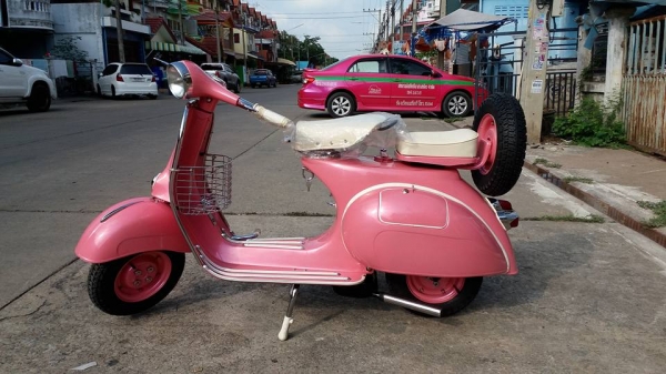 ขาย vespa 64 อินเดีย สีชมพูมุก จัดทรง อิตารี no book เครื่อง px ยิงทรายทั้งลูก เครื่องผ่าใหม่ ประกอบใหม่สวยๆเลยครับ พร้อมขี่กลับเลยครับ เอกสารอินวอย ราคา 52,500 บาทครับ สนใจติดต่อ 0826336557 โป้ง รับเทรินทุกรุ่นครับ.