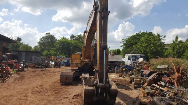 ขายแบคโฮ CAT 320 V.2 เอกสารเล่มทะเบียน ไฟฟ้าเต็ม ช่วงล่างเต็ม ราคาคุยกันได้ครับ ขายแบคโฮ CAT 320 V.2 เอกสารเล่มทะเบียน ไฟฟ้าเต็ม ช่วงล่างเต็ม ราคาคุยกันได้ครับ