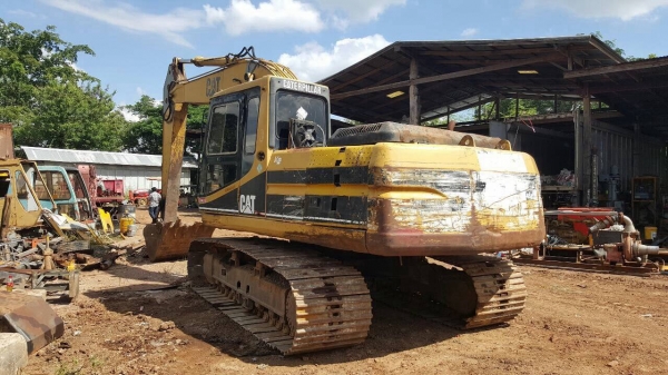 ขายแบคโฮ CAT 320 V.2 เอกสารเล่มทะเบียน ไฟฟ้าเต็ม ช่วงล่างเต็ม ราคาคุยกันได้ครับ ขายแบคโฮ CAT 320 V.2 เอกสารเล่มทะเบียน ไฟฟ้าเต็ม ช่วงล่างเต็ม ราคาคุยกันได้ครับ