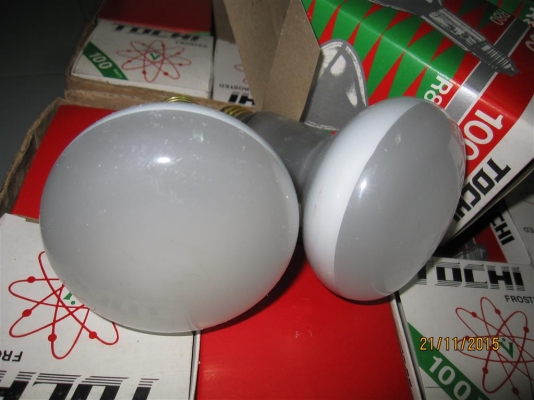 หลอดสปอร์ทไลท์ Tochi Frosted  ขั้วเกลียว