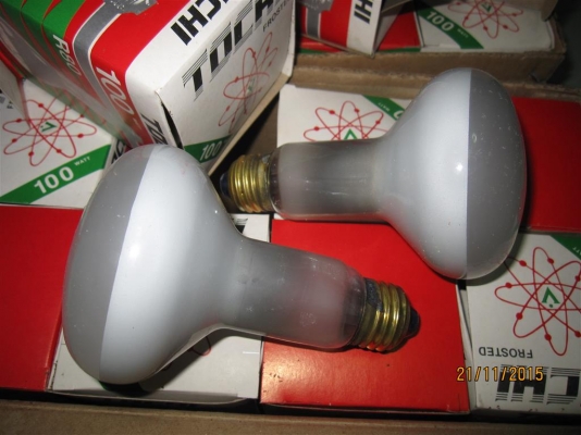 หลอดสปอร์ทไลท์ Tochi Frosted  ขั้วเกลียว