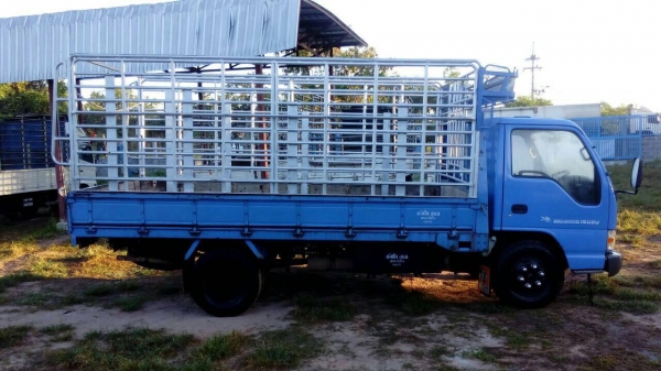 ISUZU NPR 130แรงม้า ยาว4เมตร30 ISUZU NPR 130แรงม้า ยาว4เมตร30