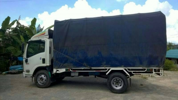 Isuzu หกล้อรั้ว Isuzu หกล้อรั้ว