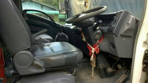 Isuzu หกล้อรั้ว Isuzu หกล้อรั้ว