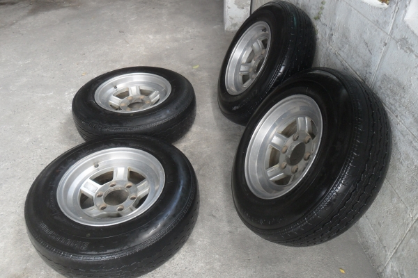 ล้อแท็ก 15นิ้ว 6รู พร้อมยาง สวยๆ 4 ล้อ ราคา 6700 บาท ล้อแท็ก 15นิ้ว 6รู พร้อมยาง สวยๆ 4 ล้อ ราคา 6700 บาท