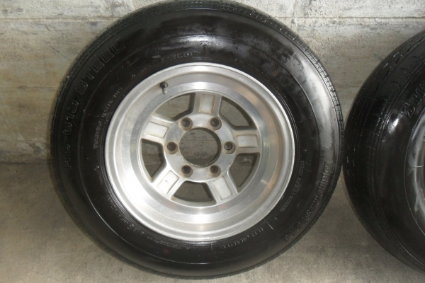 ล้อแม็ก 15นิ้ว 6รู พร้อมยาง สวยๆ 4 ล้อ ราคา 6700 บาท