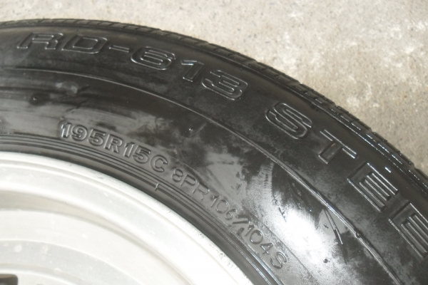 ล้อแม็ก 15นิ้ว 6รู พร้อมยาง สวยๆ 4 ล้อ ราคา 6700 บาท