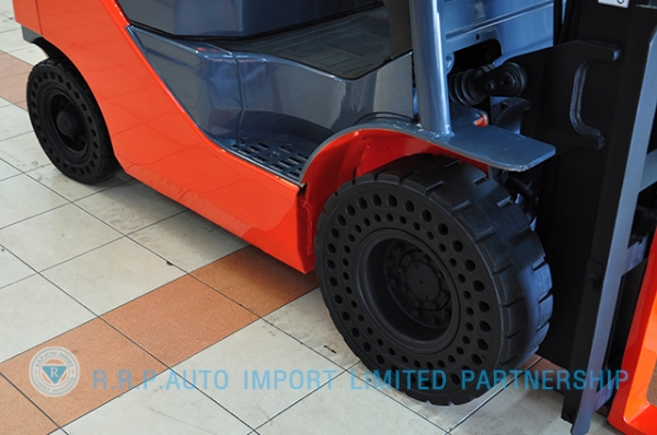 ขายรถโฟล์คลิฟท์มือสอง TOYOTA รุ่น 8FD15-12976 ราคา xxx,xxx บาท นำเข้าจากประเทศญี่ปุ่น 100\% ไม่เคยใช้งานในไทย