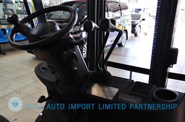 ขายรถโฟล์คลิฟท์มือสอง TOYOTA รุ่น 8FD15-12976 ราคา xxx,xxx บาท นำเข้าจากประเทศญี่ปุ่น 100\% ไม่เคยใช้งานในไทย