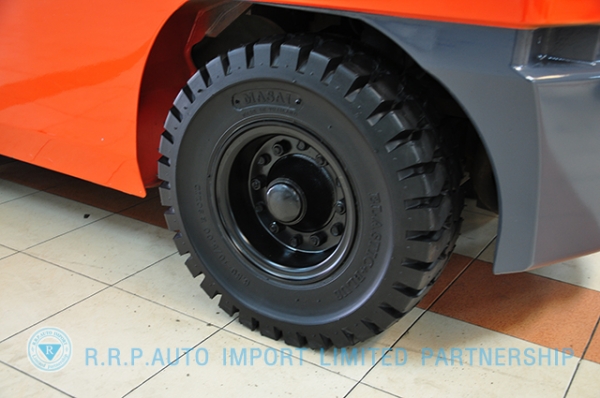 ขายรถโฟล์คลิฟท์มือสอง TOYOTA รุ่น 8FD30-30496 ราคา xxx,xxx บาท นำเข้าจากประเทศญี่ปุ่น 100\% ไม่เคยใช้งานในไทย