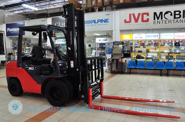 ขายรถโฟล์คลิฟท์มือสอง TOYOTA รุ่น 8FD30-30496 ราคา xxx,xxx บาท นำเข้าจากประเทศญี่ปุ่น 100\% ไม่เคยใช้งานในไทย