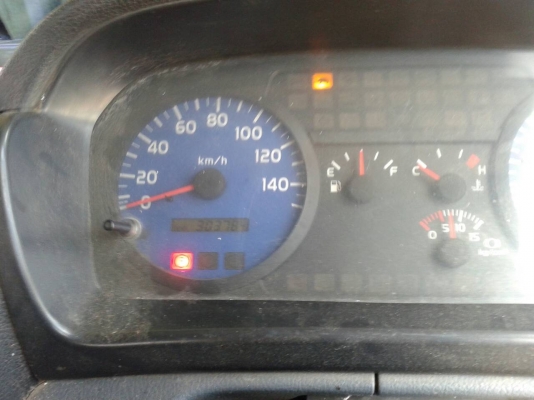 Hino 320 หางขายไปแล้ว เหลือหัวนะคะ