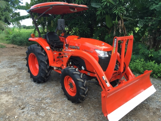 ขายรถไถคูโบต้า L3608 สภาพนางฟ้าทำงาน 800 ชั่วโมง รถสวยมากขายพร้อมอุปกรณ์ใบมีดดันดินหน้าและโลเตอร์รีตราช้าง ขายราคา 298,000 บาทมีเอกสารเล่มทะเบียนครบค่ะ สนใจโทรต่อรองราคาได้ที่เบอร์ 081-9136451 คุณโบว์