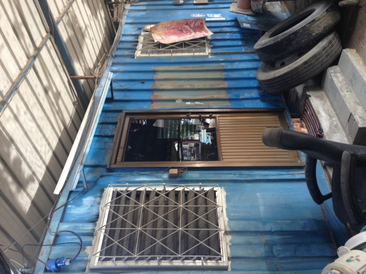 ขายตู้ออฟฟิศ ภายในเดินไฟ หน้าต่าง เหล็กดัดมุ้งลวด ปูกระเบื้อง