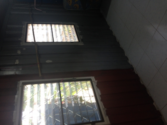 ขายตู้ออฟฟิศ ภายในเดินไฟ หน้าต่าง เหล็กดัดมุ้งลวด ปูกระเบื้อง