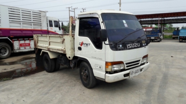 รถบรรทุก 6 ล้อ ISUZU NKR 58E   110 แรงม้า เครื่อง4BE1 กระบะยาว 3 เมตร