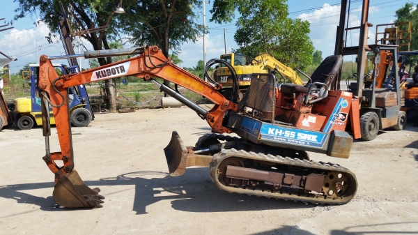 ขายด่วนรถเเม็คโครคูโบต้า KH-55แทคเหล็กเทียบเท่า PC30เคื่องคูโบต้า3สูบเก่าญี่ปุ่นแท้ไม่เคยใช้งานเมืองไทยเลยส่งให้ฟรีๆ