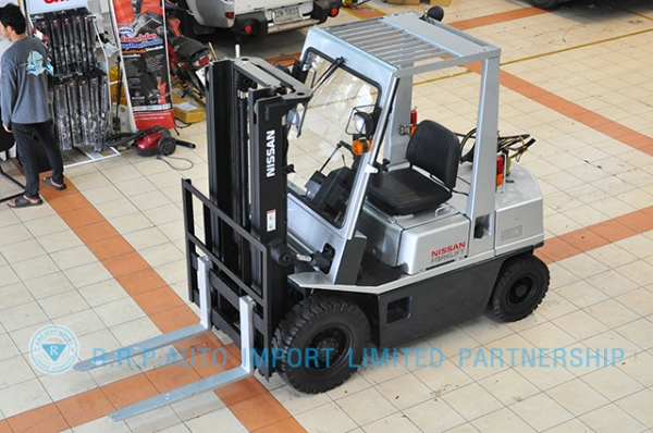ขายรถโฟล์คลิฟท์มือสอง NISSAN  รุ่น PH02 ราคา 175,000 บาท นำเข้าจากประเทศญี่ปุ่น 100\% ไม่เคยใช้งานในไทย